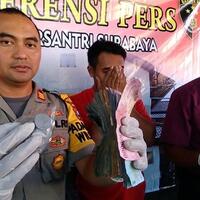 pria-di-surabaya-curi-kotak-amal-dengan-pura-pura-salat-malam