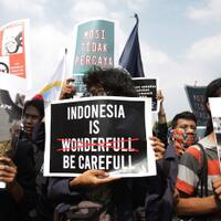 ramai-ramai-menggugat-uu-kpk-yang-baru-direvisi