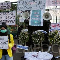 ini-8-pasal-yang-membuat-jokowi-meminta-rkhup-ditunda