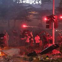 beri-air-pada-pendemo-puluhan-karyawan-sarinah-divonis-penjara