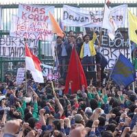 pendemo-di-dpr-presiden-dpr-bikin-ri-kembali-ke-orde-baru