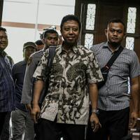 romy-bacakan-eksepsi-kutip-ayat-alquran-dan-hadis