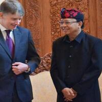inggris-bali-jajaki-kerjasama-energi-bersih-untuk-pariwisata