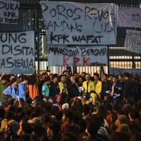 benarkah-demo-mahasiswa-tidak-disiarkan-tv-indonesia-karena-dikuasai-cina-dan-pki