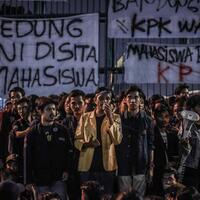 pilih-demo-atau-kuliah