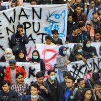 dihantam-gelombang-demo-ihsg-terburuk-di-asia
