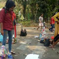 untung-rp-4-juta-pedagang-asongan-ini-berharap-demo-mahasiswa-berlangsung-tiap-hari