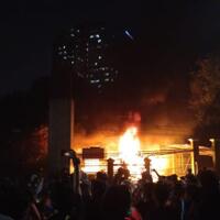 demo-mahasiswa-makin-rusuh-pos-polisi-palmerah-timur-terbakar
