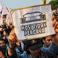 demo-mahasiswa-tuntut-pembatalan-ruu-kuhp-dan-uu-kpk-bukan-lengserkan-jokowi