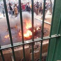 motor-reporter-dibakar-massa-saat-liput-demo-di-dpr