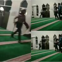 viralini-penjelasan-polisi-video-brimob-masuk-masjid-pakai-sepatu-amankan-mahasiwa