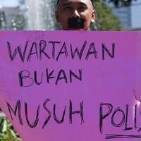 polisi-intimidasi-jurnalis-tvri-saat-liput-demo-mahasiswa-palu-semua-rekaman-dihapus