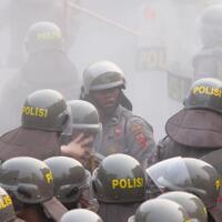 kisah-ibu-minta-anaknya-pulang-dari-aksi-demonstrasi