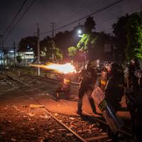 kekerasan-polisi-hadapi-demo-pemerintah-memaklumi