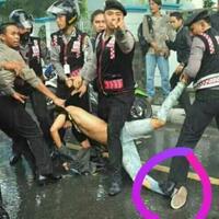 aji-kecam-aksi-oknum-polisi-hapus-rekaman-wartawan-peliput-demo-di-palu