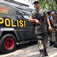 pemotor-lemparkan-tas-di-depan-hotel-sultan-tim-penjinak-bom-dikerahkan-ke-lokasi