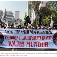 riuh-aksi-mujahid-212-salah-spanduk-tap-mpr