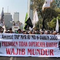 riuh-aksi-mujahid-212-salah-spanduk-tap-mpr