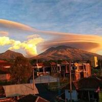 viral-gunung-lawu-kamis-pagi-kembali-bertopi