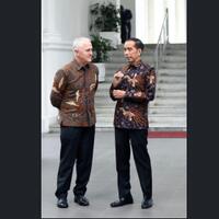 begini-rasa-senang-jokowi-melihat-sahabat-australia-nya-pakai-batik