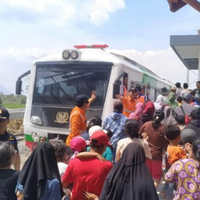 semringah-warga-cibatu-lihat-ka-melintas-lagi-setelah-36-tahun