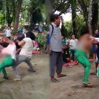 video-emak2-baku-hantam-di-taman-busana-sampai-lepas-hanya-karena-utang-rp-75-ribu