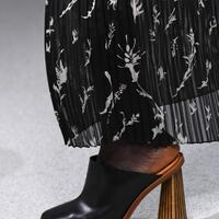 deretan-sepatu-di-fashion-week-spring-summer-2020-yang-akan-jadi-trend-tahun-depan