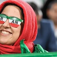 iran-akhirnya-izinkan-perempuan-tonton-sepak-bola-di-stadion