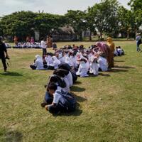 para-pelajar-di-aceh-ikuti-simulasi-gempa-dan-tsunami