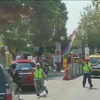 bagaimana-reaksi-pengguna-jalan-ketika-mendengar-suara-sirine-meraung-dijalan-raya