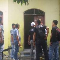 teman-masa-kecilnya--sang-penusuk-punya-masa-lalu-kelam