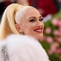 gwen-stefani-desainer-cantik-yang-menjadi-jadi-ikon-fesyen-2019