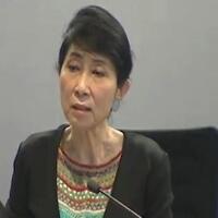 nikahi-pria-inggris-politisi-hong-kong-diledek--makan-sosis-asing