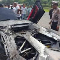 polisi-lamborghini--batman--yang-terbakar-di-sentul-alami-overheat