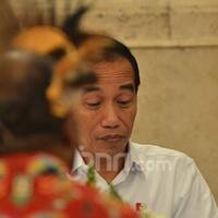 pelantikan-jokowi---kiai-ma-ruf-amin-molor-satu-jam