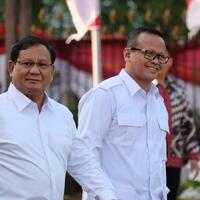 berkemeja-putih-prabowo-edhy-prabowo-penuhi-panggilan-jokowi