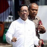 usai-bertemu-presiden-jokowi-mahfud-md-siap-dilantik-hari-rabu