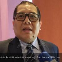 indra-charismiadji-975-guru-tak-paham-teknologi-informasi