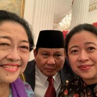 foto-bareng-prabowo-nyempil-di-antara-megawati-dan-puan