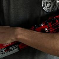 yippie-pemuda-ini-berhasil-kembangkan-tangan-prostetik-dari-lego