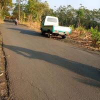 maling-apes-nyuri-mobil-mogok-di-samping-kuburan