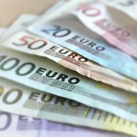 giliran-nilai-euro-melemah-namun-nilai-dolar-tetap-stabil