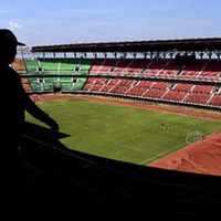 polemik-gbt-bau-sampah-khofifah-siap-bertemu-risma