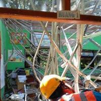 kronologi-ambruknya-atap-sd-gentong-pasuruan