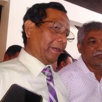 habib-rizieq-tunjukkan-surat--pencekalan--mahfud-suruh-kirim-ke-saya