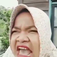 datang-ke-nikahan-mantan-sambil-nangis-nangis-lihat-video-emak-ini-katanya-lebay