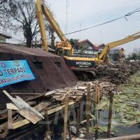penggusuran-di-sunter-berlanjut-warga-kejam-ada-anak-kecil