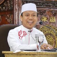 kenalkan-ini-ustaz-yang-viral-ceramah--panitia-hari-kiamat