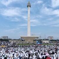 ayoputihkanmonas212-trending-fpi-mengaku-sudah-kantongi-izin