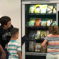 vending-machine-buku-tersedia-di-florida-new-york